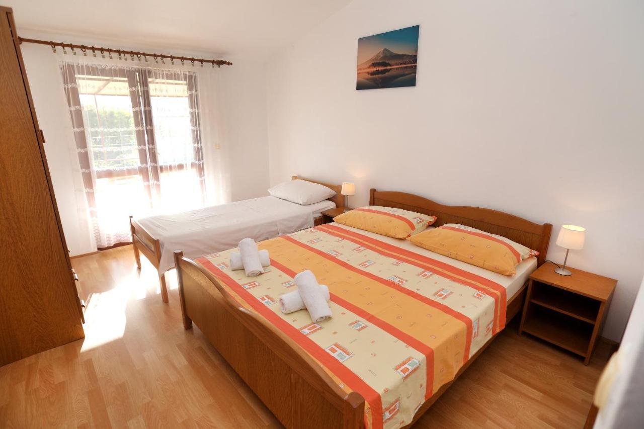 Apartman Gilan Seget Vranjica Exterior foto