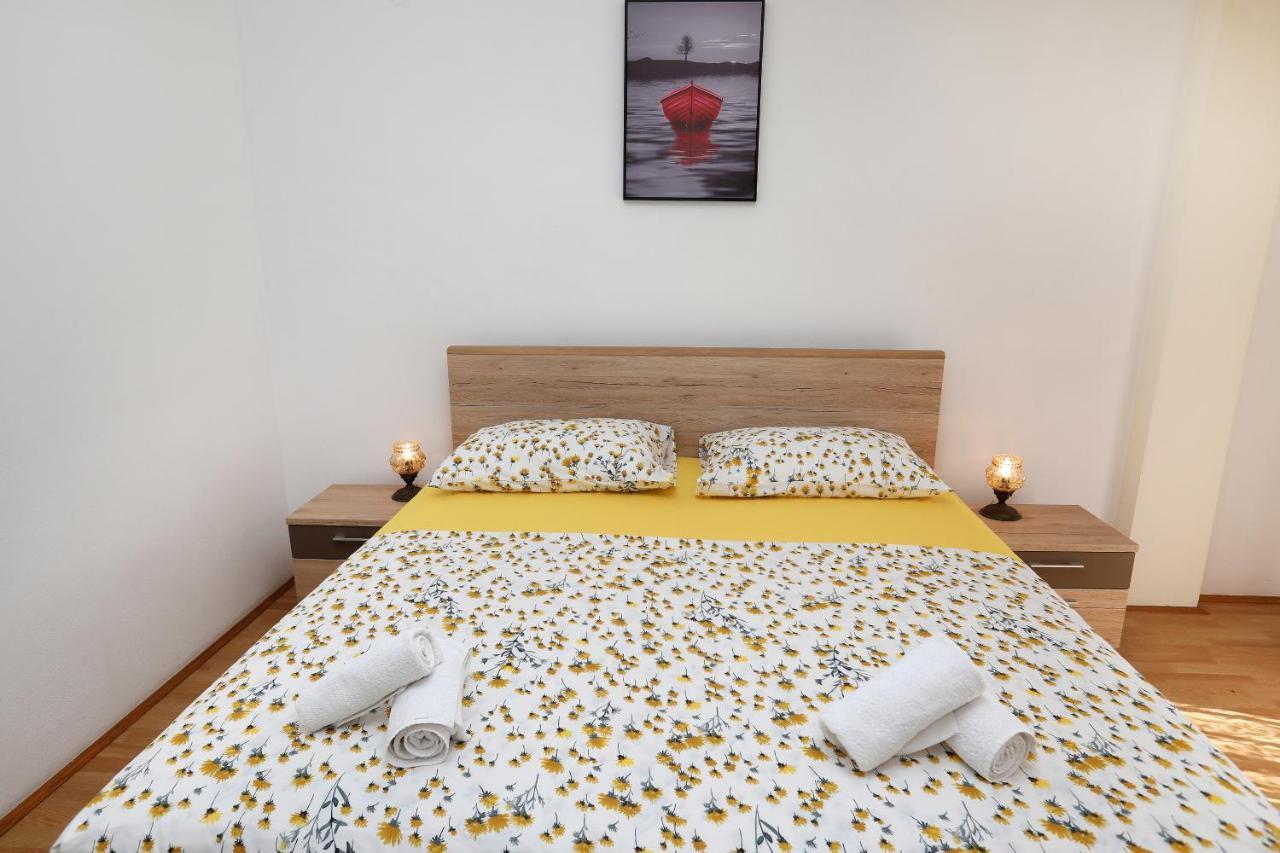 Apartman Gilan Seget Vranjica Exterior foto