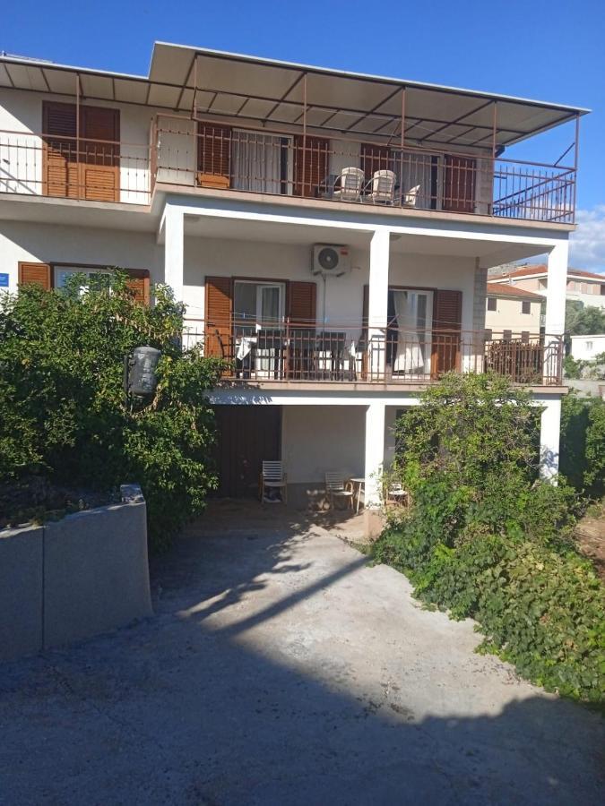 Apartman Gilan Seget Vranjica Exterior foto
